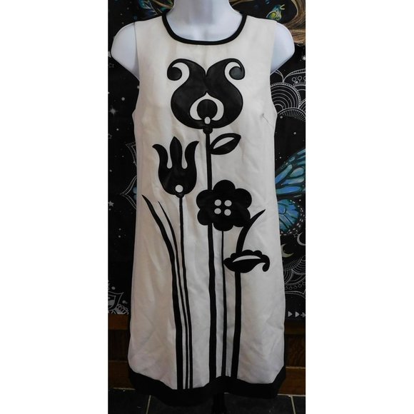 Victoria Beckham Tulip Applique Dress - Picture 1 of 6